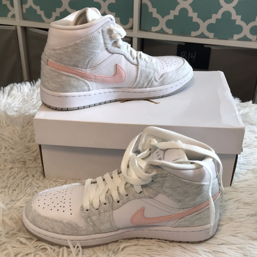 Nike Women's High-Top Athletic Shoes White with Light Pink Swoosh
